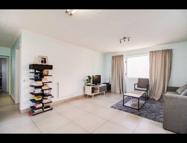 2 BEDROOM APARTMENT FOR SALE IN MAROELADAL